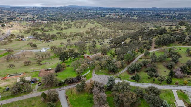 149 S Park Dr, Burson, CA 95252