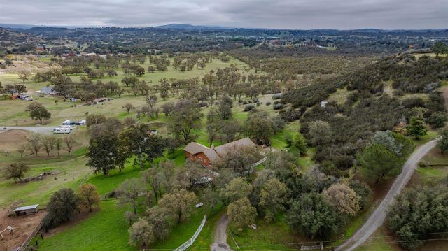 149 S Park Dr, Burson, CA 95252