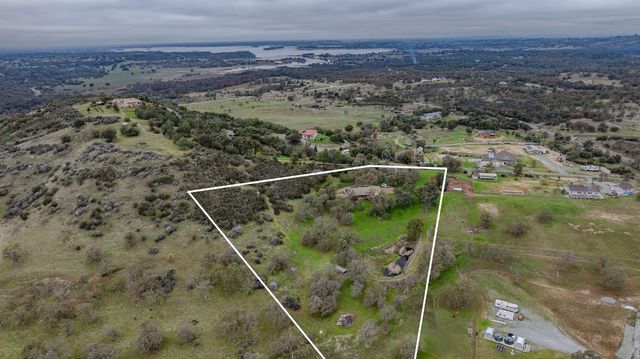 149 S Park Dr, Burson, CA 95252