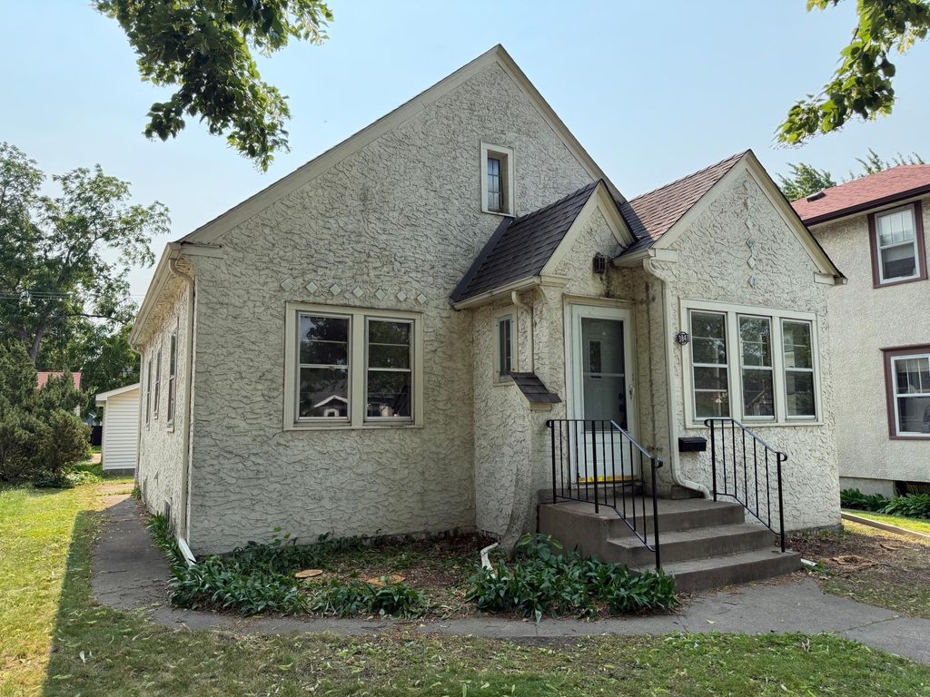 3841 29th Avenue S, Minneapolis, MN 55406