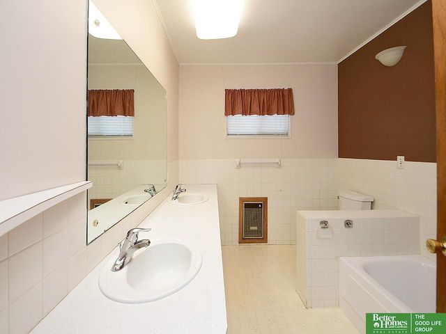 4801 S Folsom Street, Lincoln, NE 68523