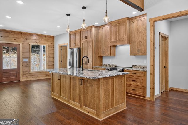 200 W Goldmine Road, Ellijay, GA 30536