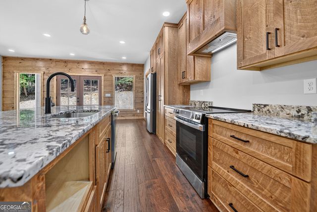 200 W Goldmine Road, Ellijay, GA 30536