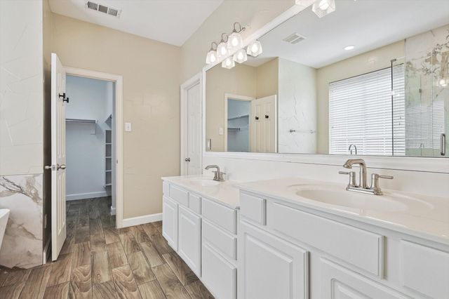 1231 Golf Club Drive, Lantana, TX 76226