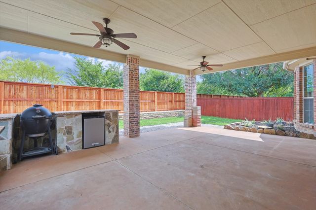 1231 Golf Club Drive, Lantana, TX 76226