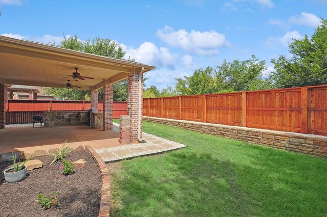 1231 Golf Club Drive, Lantana, TX 76226