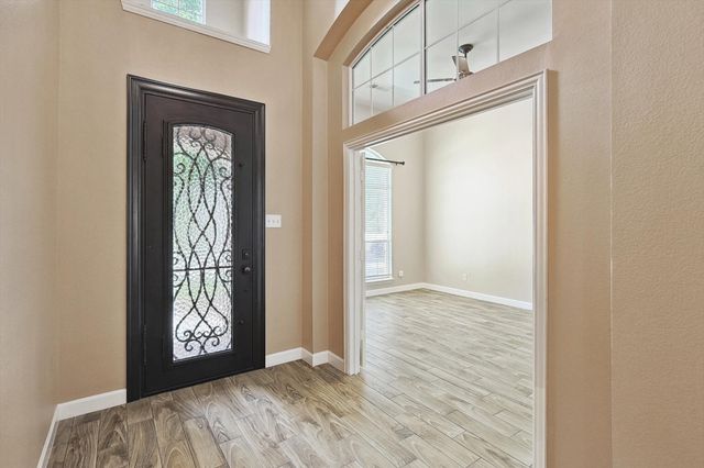 1231 Golf Club Drive, Lantana, TX 76226