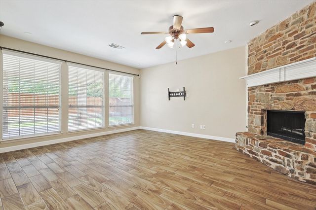 1231 Golf Club Drive, Lantana, TX 76226