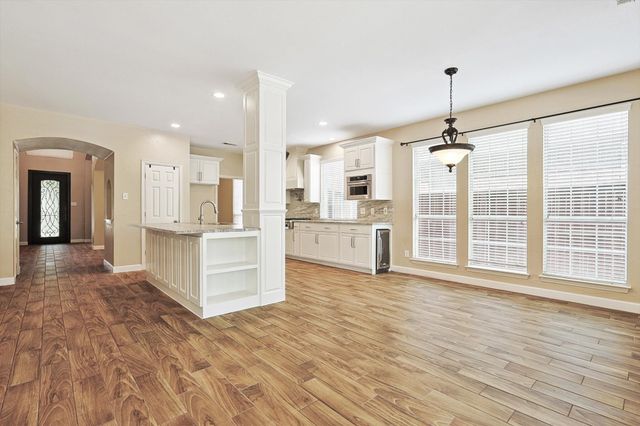1231 Golf Club Drive, Lantana, TX 76226