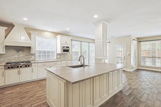1231 Golf Club Drive, Lantana, TX 76226