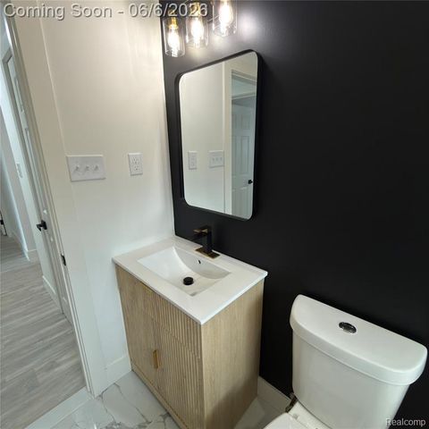 21633 Winshall Street, Saint Clair Shores, MI 48081