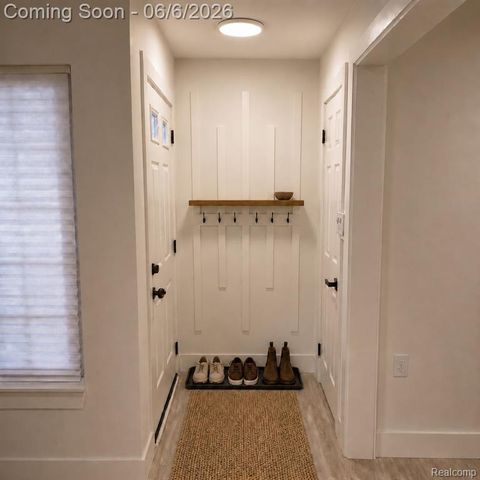 21633 Winshall Street, Saint Clair Shores, MI 48081