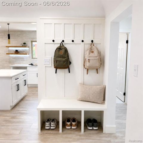 21633 Winshall Street, Saint Clair Shores, MI 48081