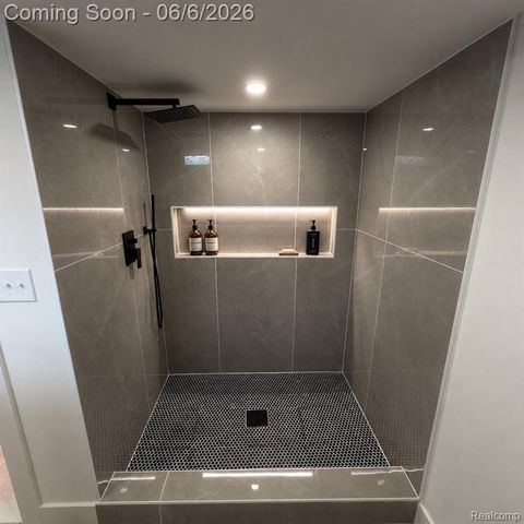 21633 Winshall Street, Saint Clair Shores, MI 48081