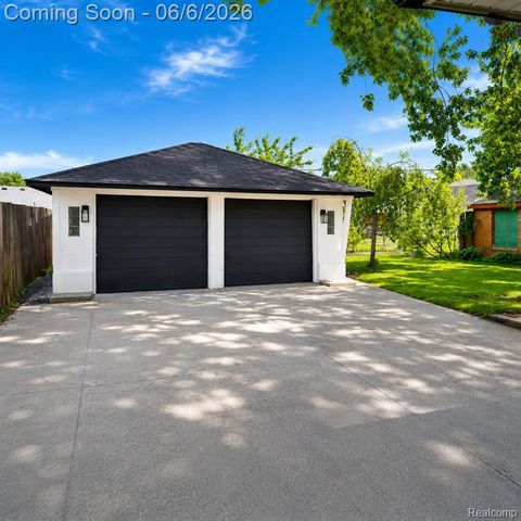 21633 Winshall Street, Saint Clair Shores, MI 48081