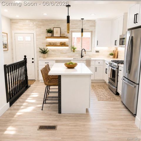 21633 Winshall Street, Saint Clair Shores, MI 48081