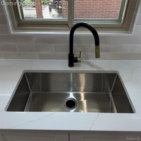 21633 Winshall Street, Saint Clair Shores, MI 48081