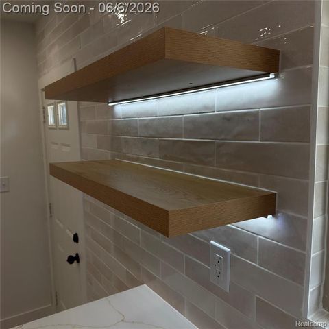 21633 Winshall Street, Saint Clair Shores, MI 48081