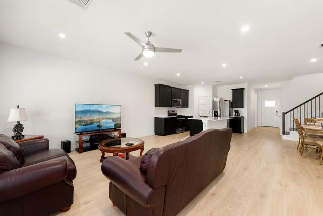 8026 Veneto Green Drive, Richmond, TX 77406