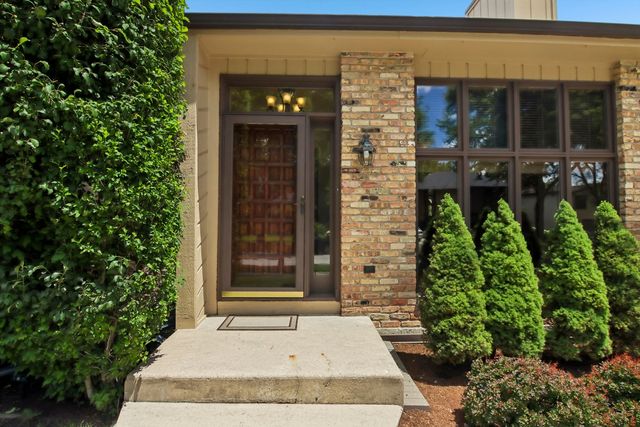 6225 Meyer Road, Woodridge, IL 60517