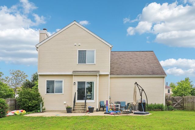 786 S Winchester Drive, Round Lake, IL 60073