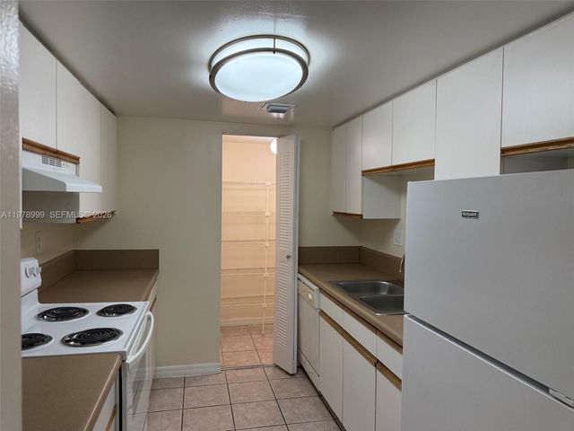 915 NW 1st Ave LP0105, Miami, FL 33136