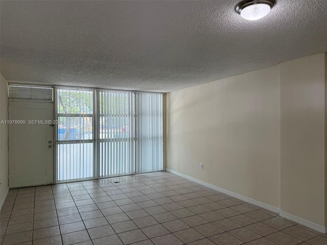 915 NW 1st Ave LP0105, Miami, FL 33136