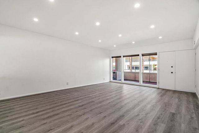 277 E Alejo Road 219, Palm Springs, CA 92262