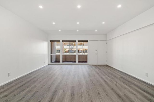 277 E Alejo Road 219, Palm Springs, CA 92262