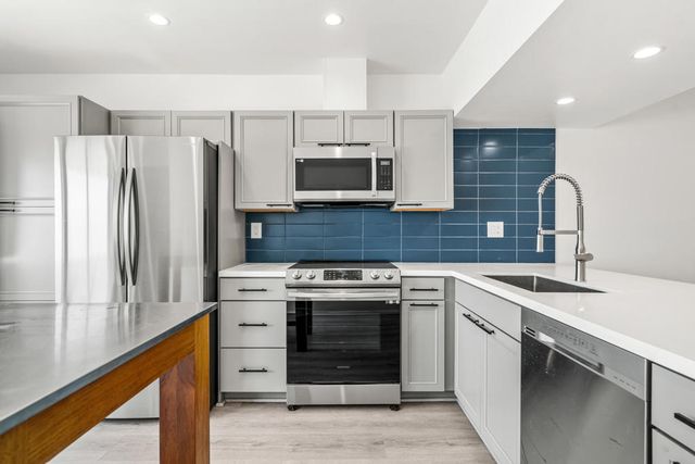 277 E Alejo Road 219, Palm Springs, CA 92262