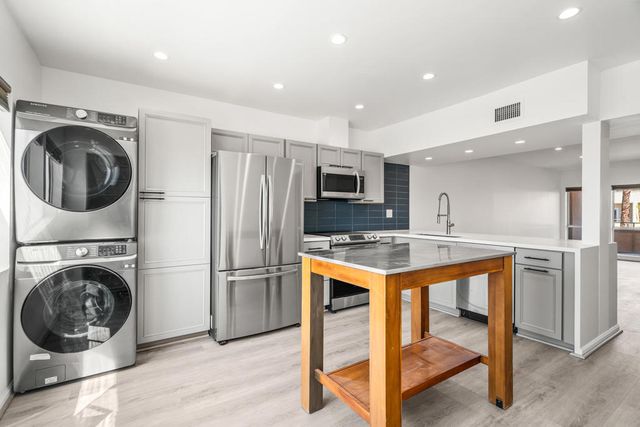 277 E Alejo Road 219, Palm Springs, CA 92262