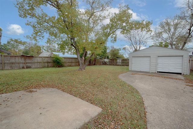 1211 1st Avenue N, Texas City, TX 77590