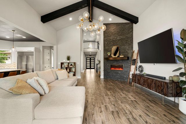 443 Two Creeks LN, Austin, TX 78737
