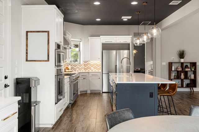 443 Two Creeks LN, Austin, TX 78737