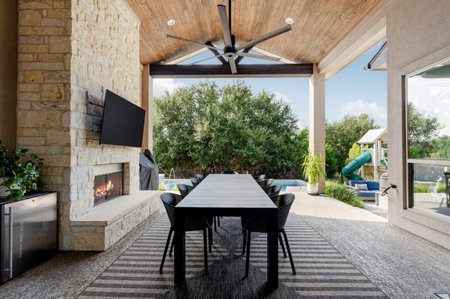 443 Two Creeks LN, Austin, TX 78737