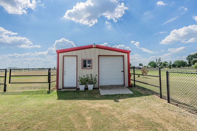 1901 Longhorn Trail, Crowley, TX 76036