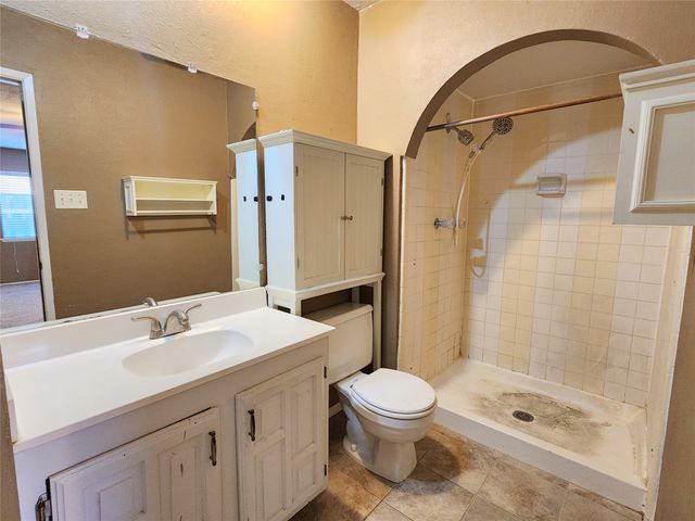 5244 Pruitt Drive, The Colony, TX 75056