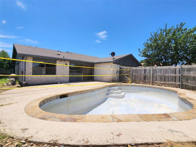 5244 Pruitt Drive, The Colony, TX 75056