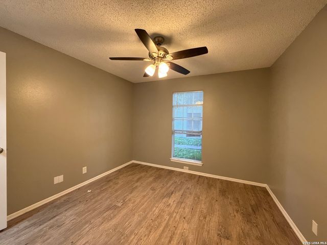 331 W Mistletoe Ave Apt 201, San Antonio, TX 78212