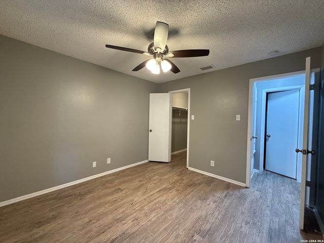 331 W Mistletoe Ave Apt 201, San Antonio, TX 78212