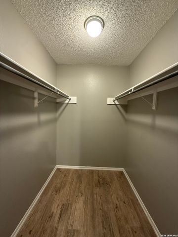331 W Mistletoe Ave Apt 201, San Antonio, TX 78212