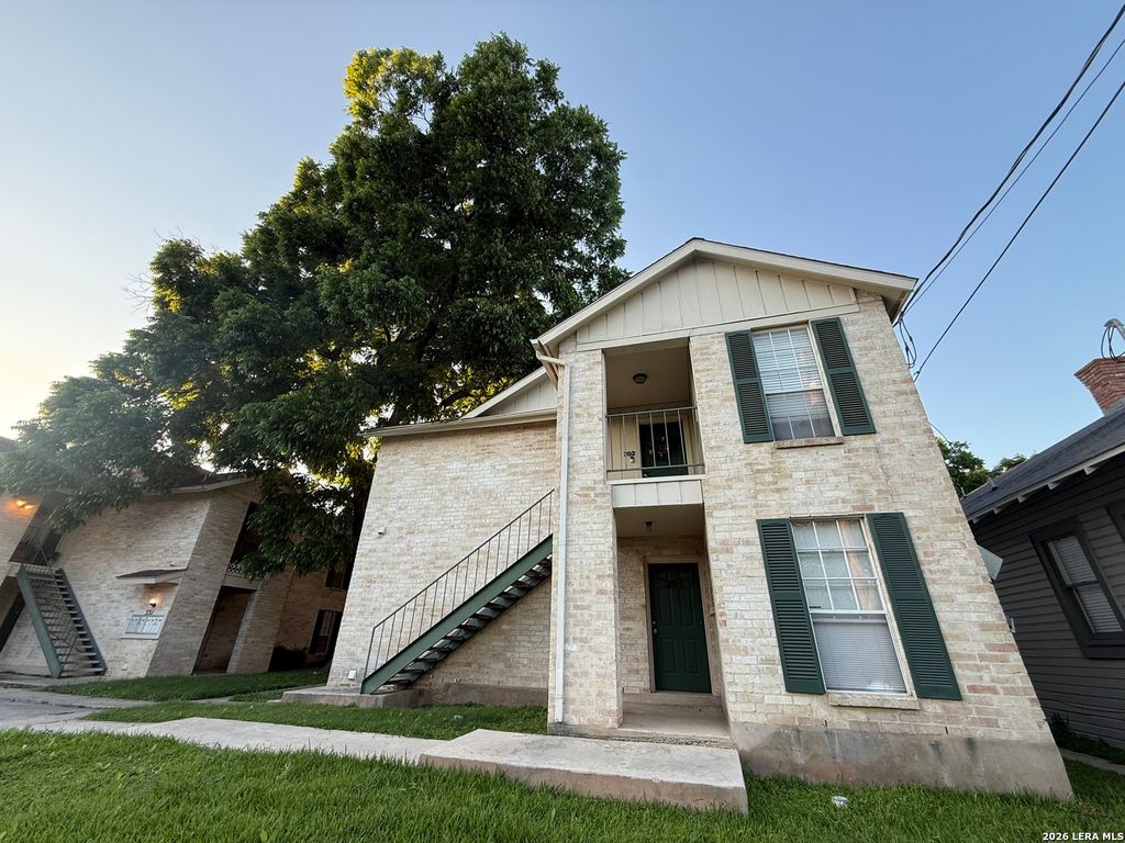 331 W Mistletoe Ave Apt 201, San Antonio, TX 78212
