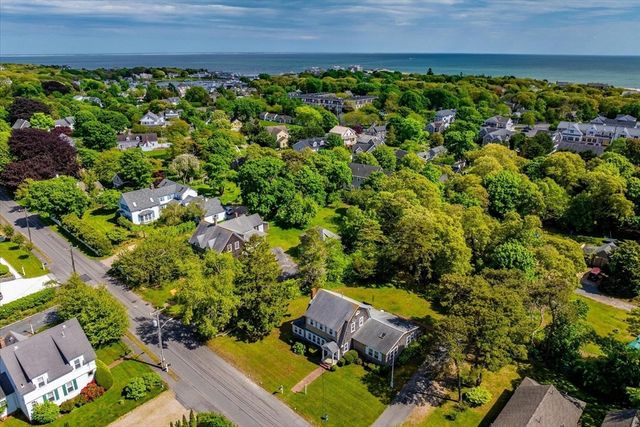 53 Pleasant St, Harwich, MA 02646