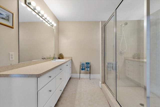 53 Pleasant St, Harwich, MA 02646