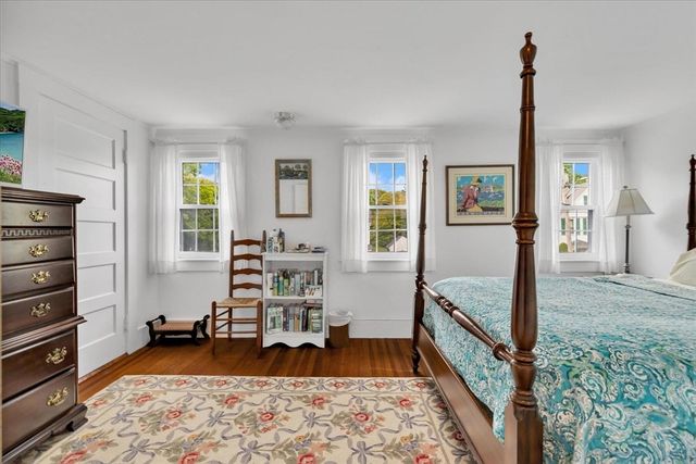 53 Pleasant St, Harwich, MA 02646