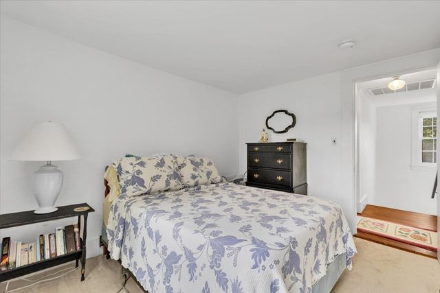 53 Pleasant St, Harwich, MA 02646