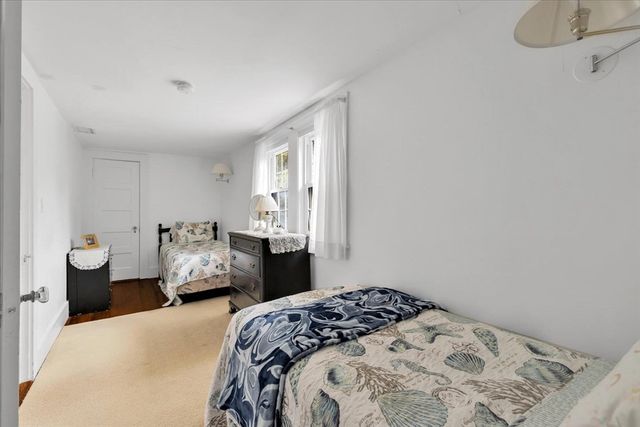 53 Pleasant St, Harwich, MA 02646