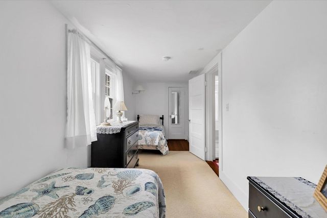 53 Pleasant St, Harwich, MA 02646