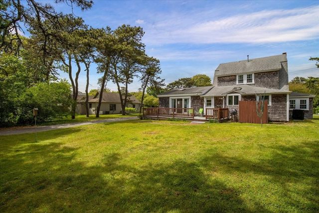 53 Pleasant St, Harwich, MA 02646