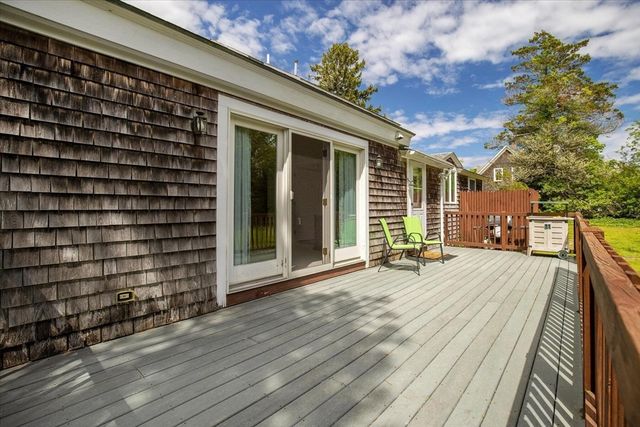 53 Pleasant St, Harwich, MA 02646
